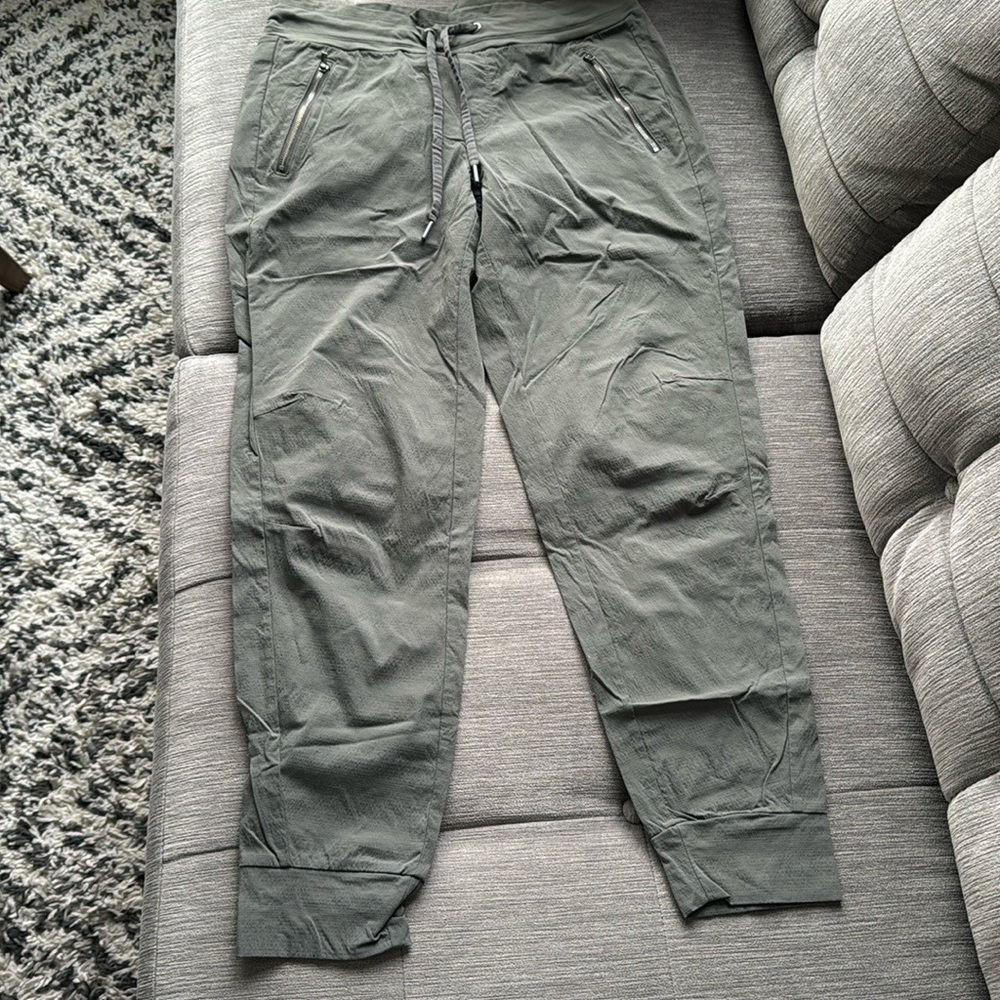 ATHLETA North Trekkie Jogger Pant sz 10